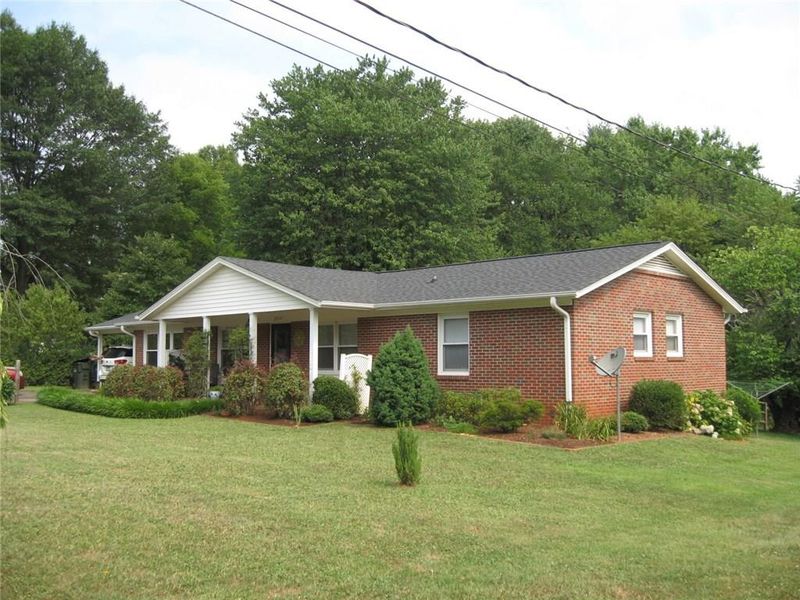 1729 23rd Avenue Ln NE, Hickory, NC 28601