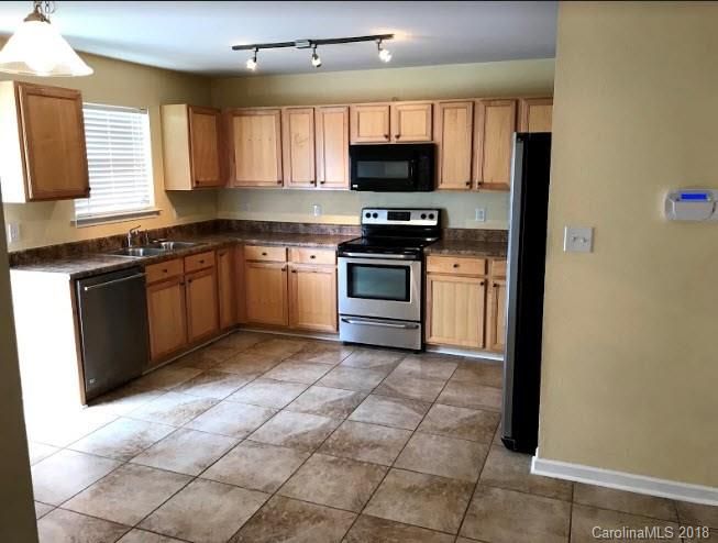 721 Overlook Rd, Lowell, NC 28098