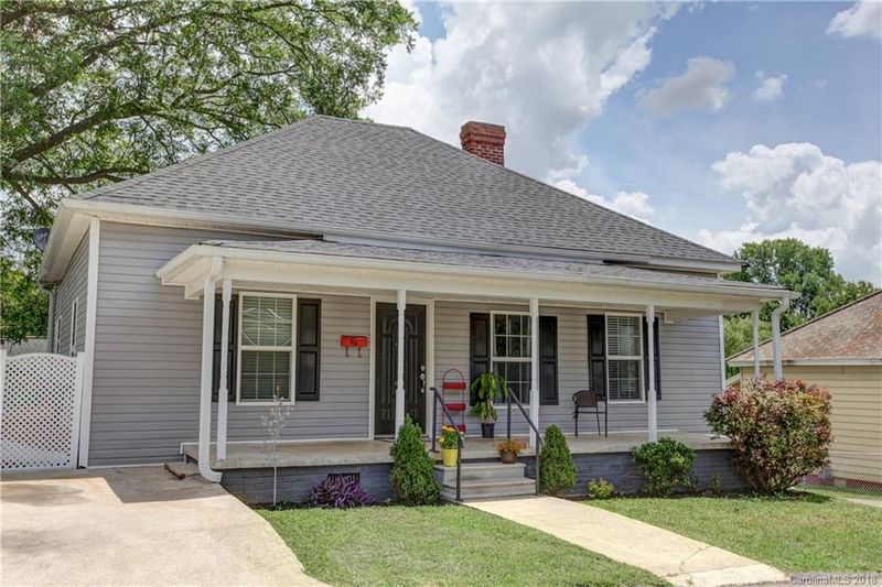 64 4th St, Cramerton, NC 28032