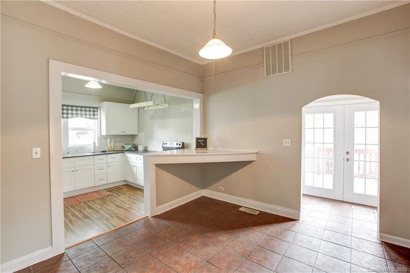 64 4th St, Cramerton, NC 28032