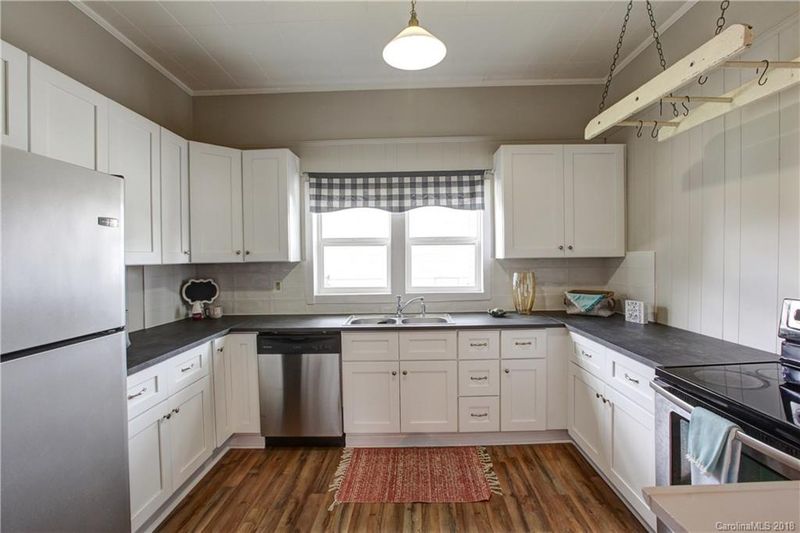 64 4th St, Cramerton, NC 28032