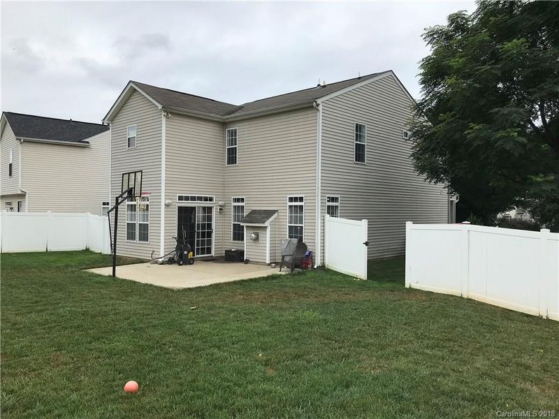 11222 Heritage Green Dr, Cornelius, NC 28031