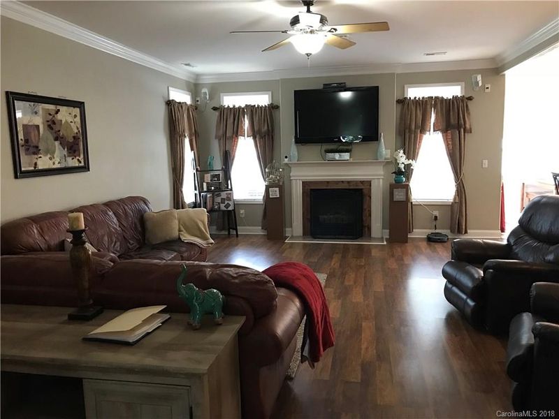 11222 Heritage Green Dr, Cornelius, NC 28031