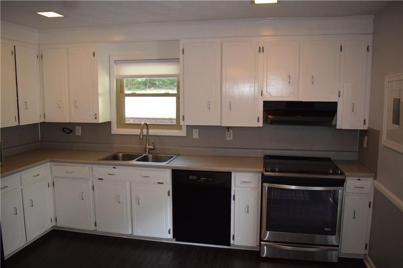 3268 Spring Garden Rd, Claremont, NC 28610