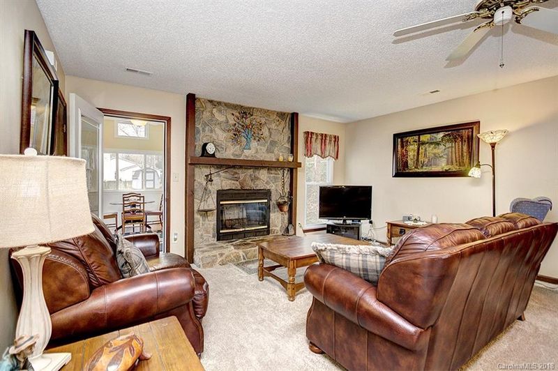 9324 Camberwell Rd, Charlotte, NC 28227