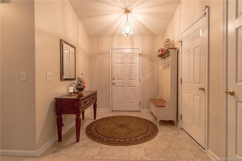 3802 Edgeview Dr, Indian Trail, NC 28079