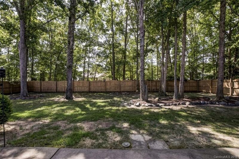 1216 Kerry Greens Dr, Matthews, NC 28104