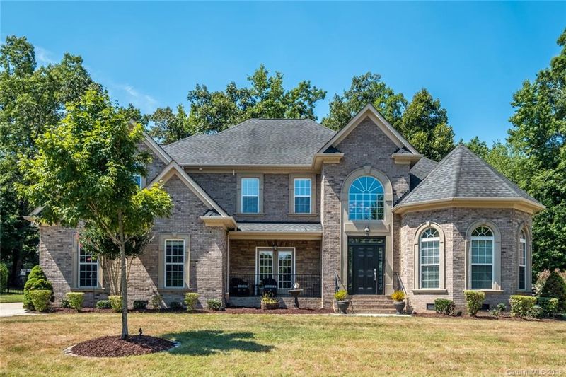 2600 Albatross Ln, Matthews, NC 28104
