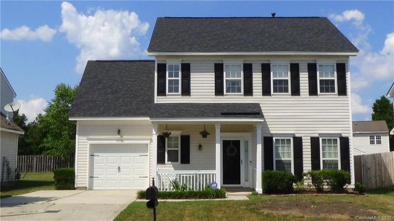 9608 Forest Path Dr, Charlotte, NC 28269