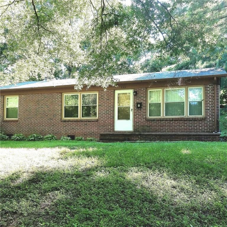 722 4th St SE, Hickory, NC 28602