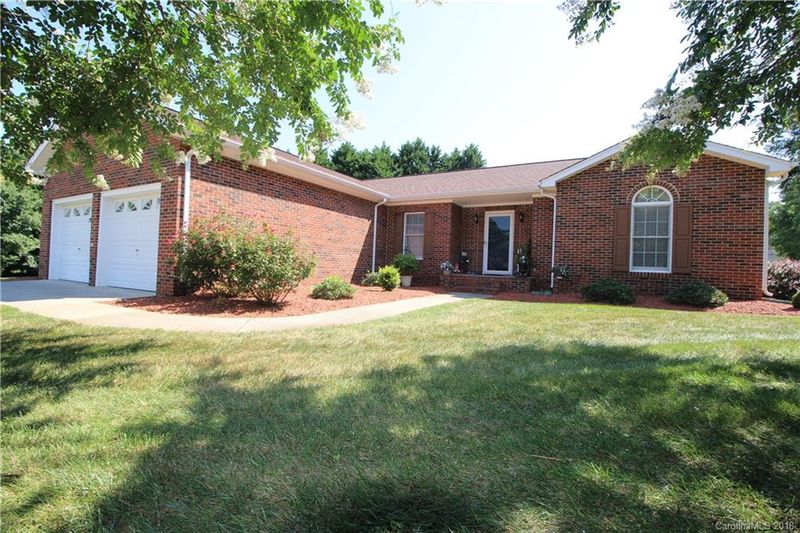 809 Suequay Ct, Gastonia, NC 28056