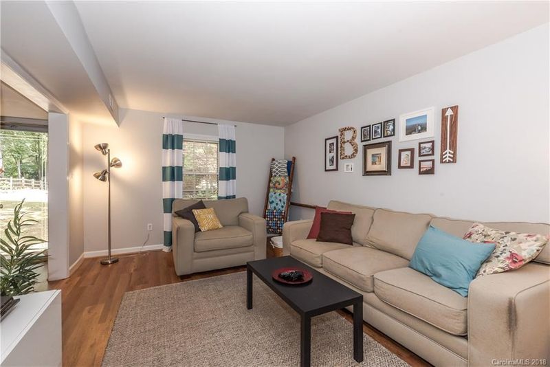 1124 Longbrook Dr, Charlotte, NC 28270