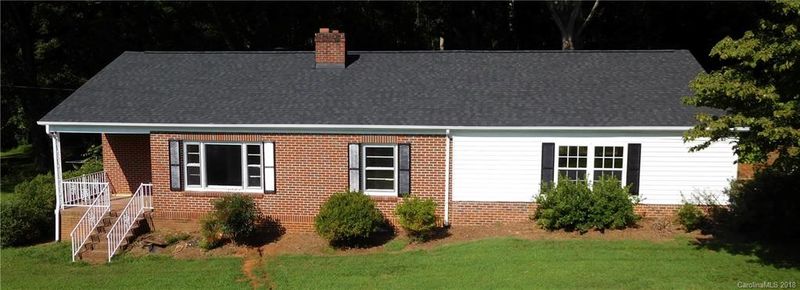 3255 Oxford St, Claremont, NC 28610