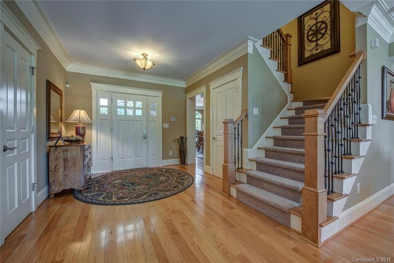 3617 Golfview Dr, Gastonia, NC 28056