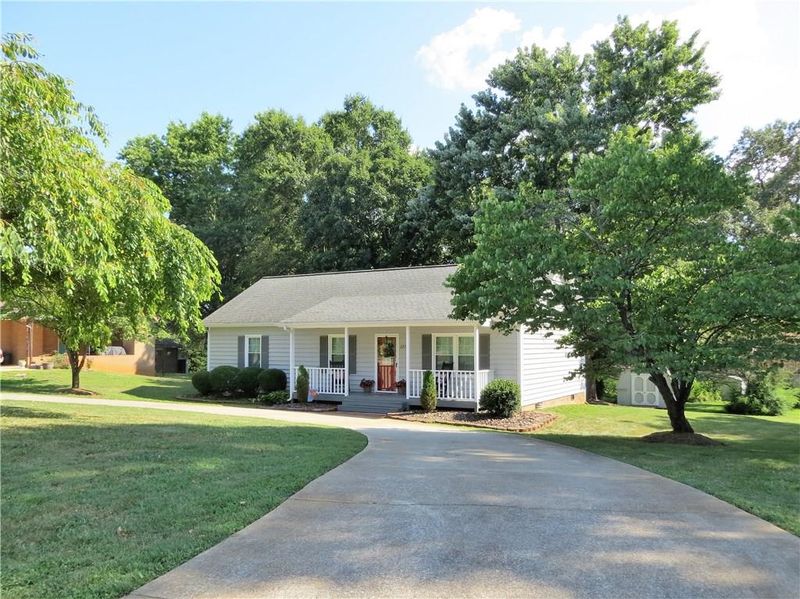 2214 35th Avenue Dr NE #28, Hickory, NC 28601