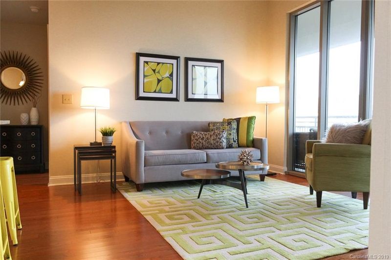 701 Royal Ct #711, Charlotte, NC 28202