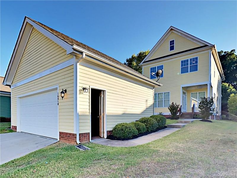 16810 Summers Walk Blvd, Davidson, NC 28036