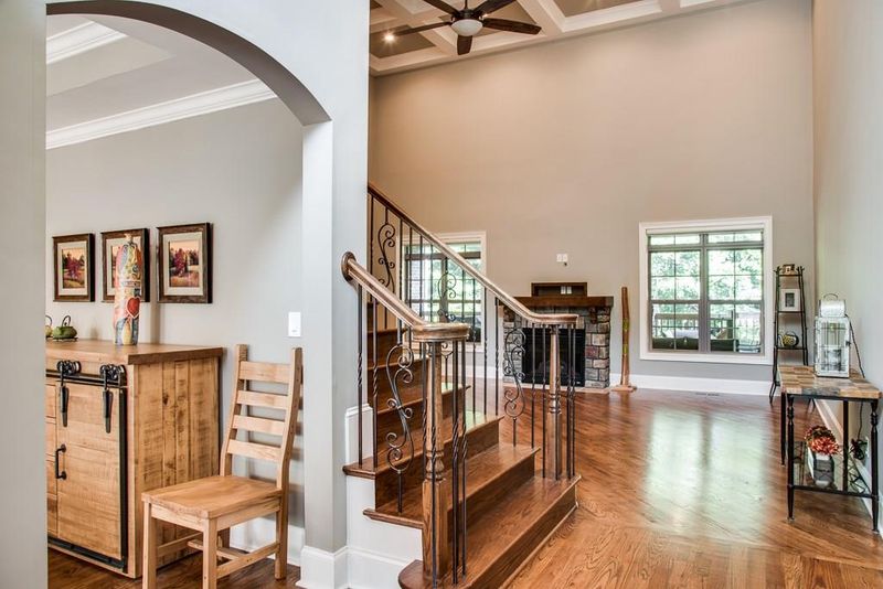 4147 2nd St NW, Hickory, NC 28601