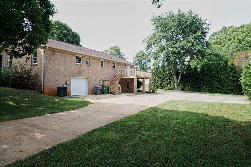 519 Rock Barn Rd, Conover, NC 28613