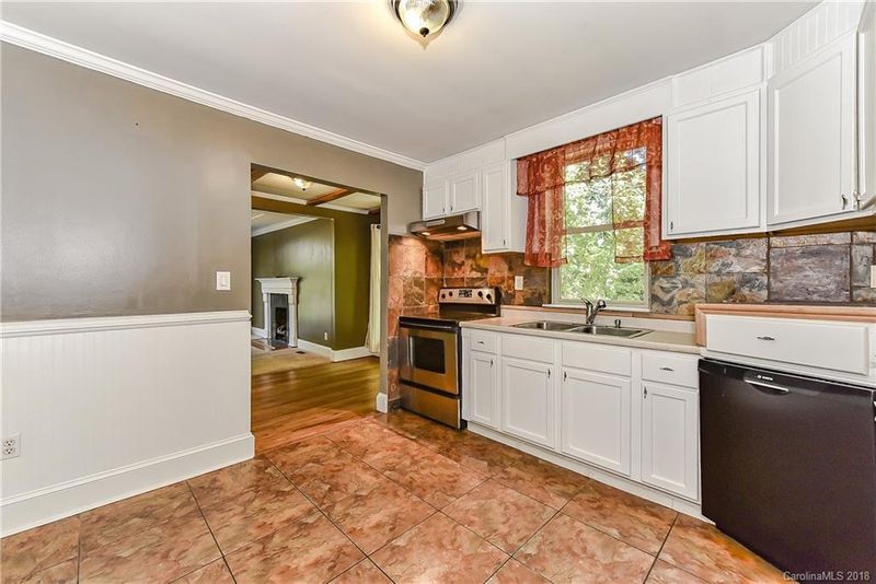 319 Tomberlin Rd, Mount Holly, NC 28120