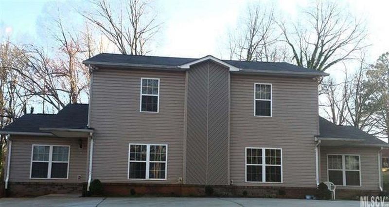 321 E I St, Newton, NC 28658