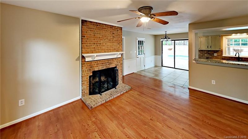 6318 Wind Ridge Dr, Charlotte, NC 28277
