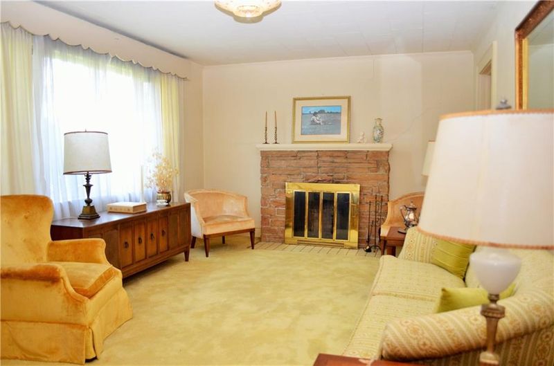 1365 33rd St SW, Hickory, NC 28602