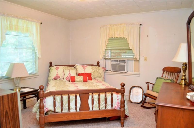 1365 33rd St SW, Hickory, NC 28602