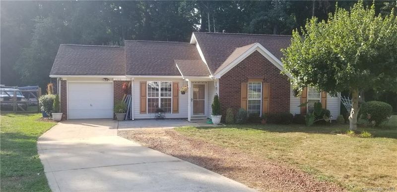1308 Long Grass Ct, Charlotte, NC 28216