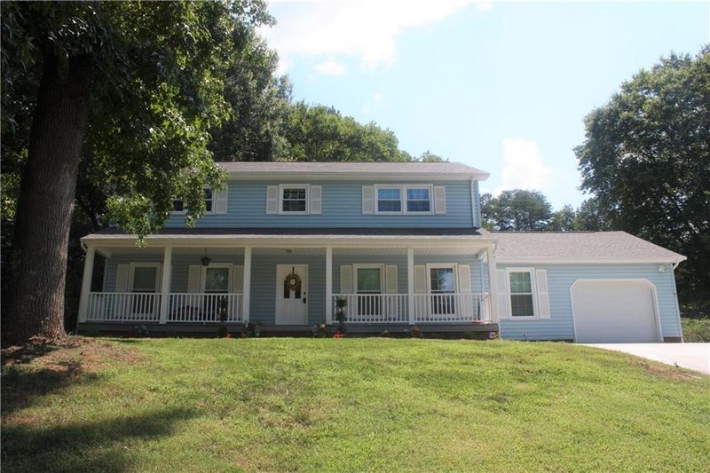 1145 37th Avenue Dr NE, Hickory, NC 28601
