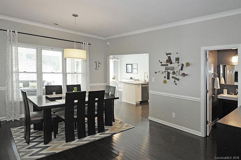217 Whitefriars Ln, Matthews, NC 28105