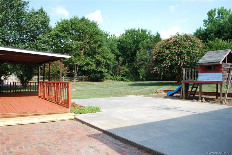 8700 Totteridge Dr, Charlotte, NC 28277