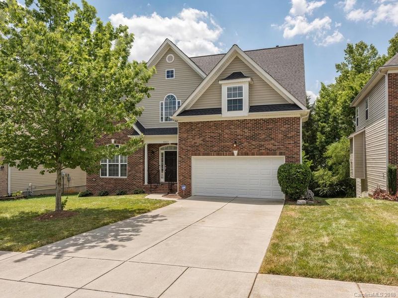8423 Delamere Ln, Charlotte, NC 28269