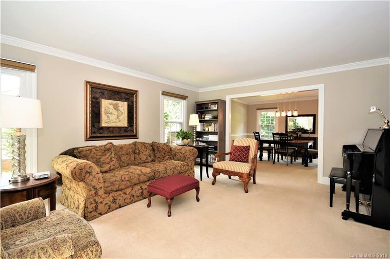 4328 Deepwood Dr, Charlotte, NC 28226