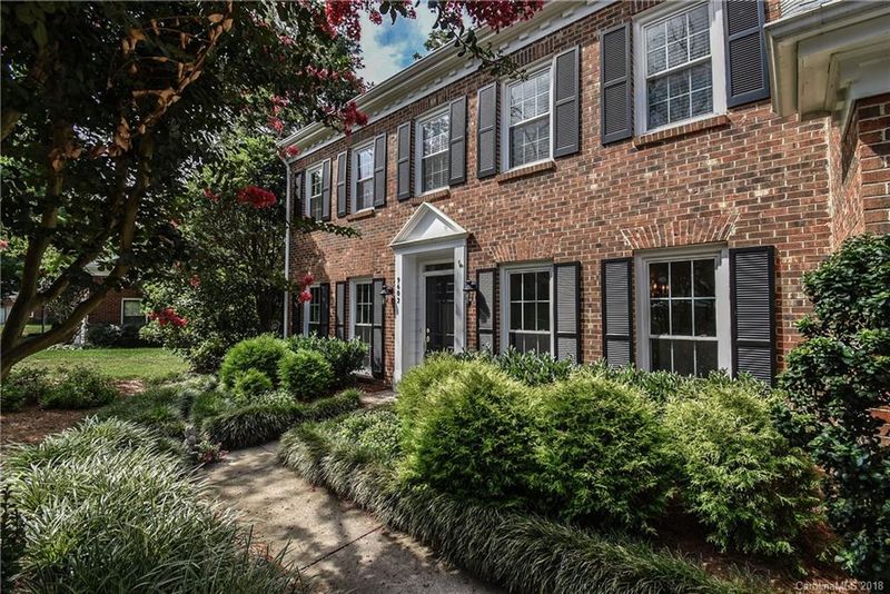 9602 Deer Spring Ln, Charlotte, NC 28210