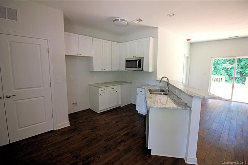 2630 Kenhill Dr, Charlotte, NC 28208