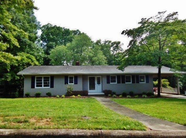 919 5th Ave NW, Hickory, NC 28601