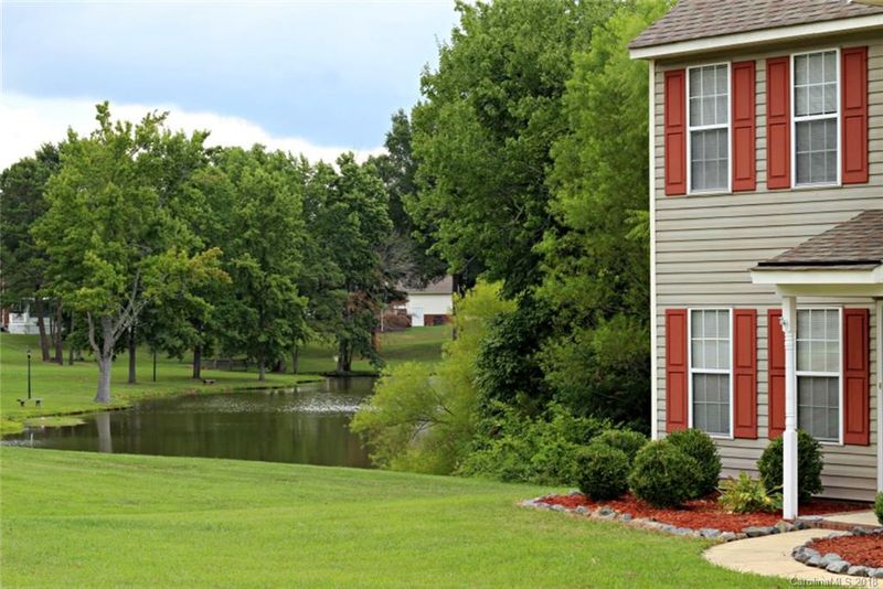 1296 Midlake Rd, Kannapolis, NC 28083