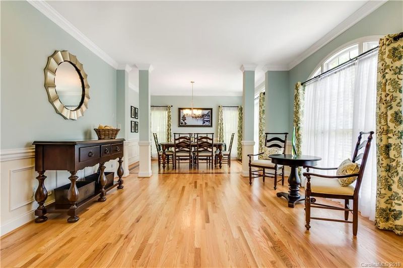 16400 Riverpointe Dr, Charlotte, NC 28278