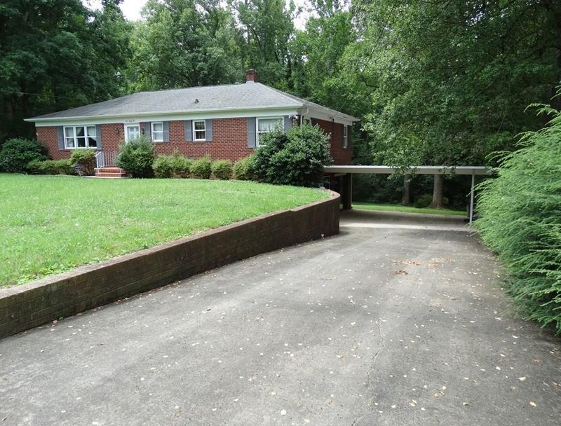 466 22nd Ave NE, Hickory, NC 28601