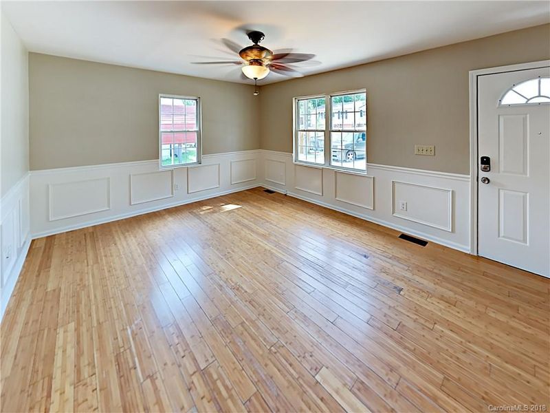 1306 Hawthorne St, Kannapolis, NC 28083