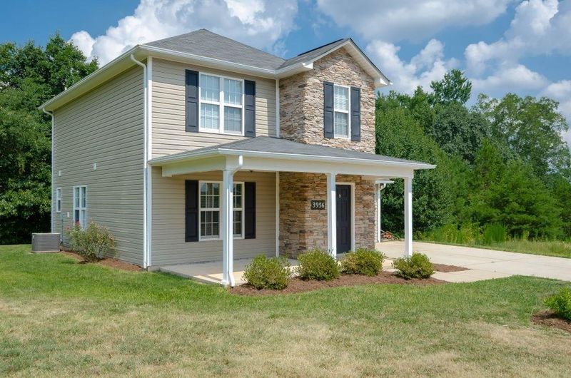 3956 Hemingway Dr NW #98, Hickory, NC 28601