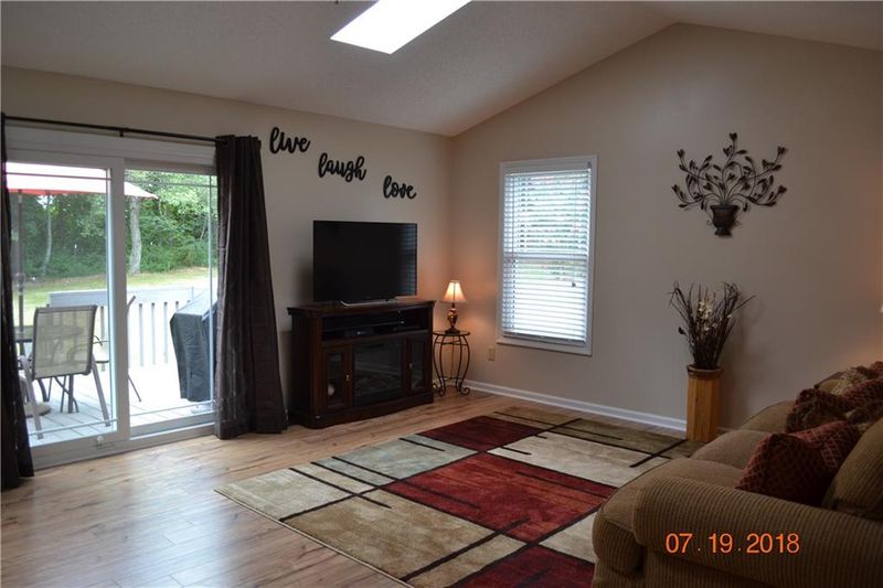 1160 Oak Creek Dr #8, Conover, NC 28613