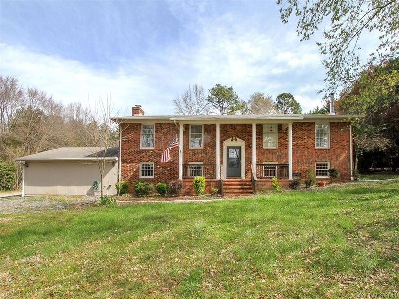 1145 Beagle Ln, Charlotte, NC 28216