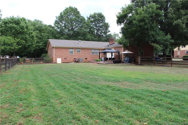 2601 Shelburne Pl, Mint Hill, NC 28227