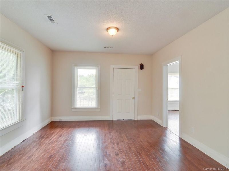 607 N Pear St #128, Gastonia, NC 28054