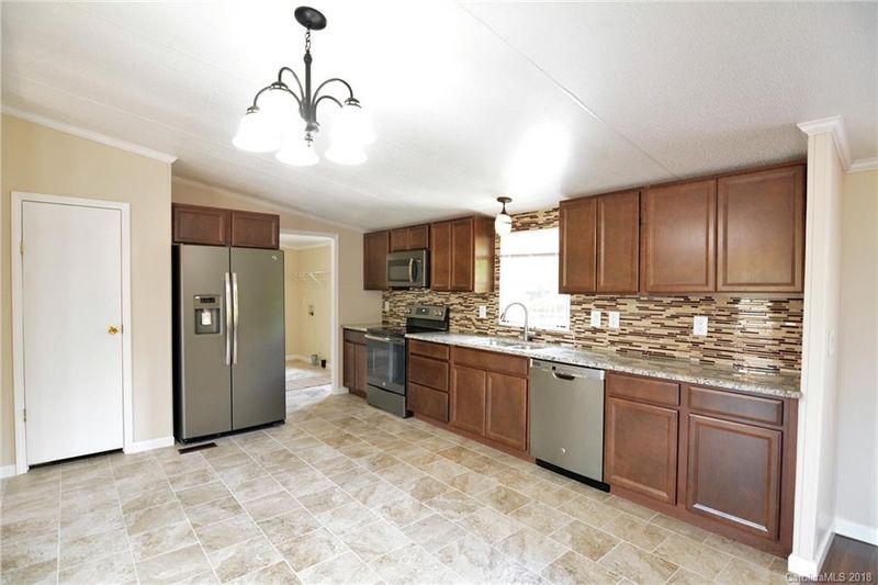 111 Allis Dr, Statesville, NC 28625
