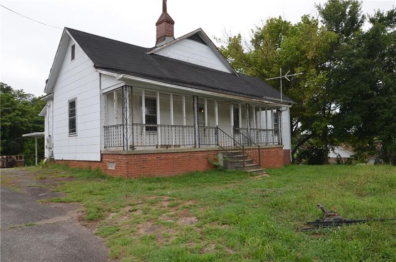 151 19th Ave, Hickory, NC 28602