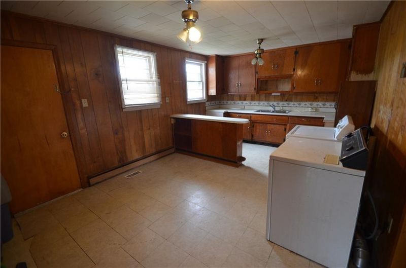 151 19th Ave, Hickory, NC 28602