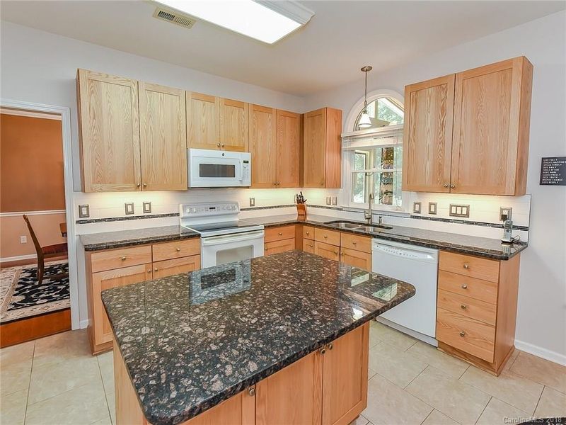 4819 Biltmore Forest Dr, Matthews, NC 28105
